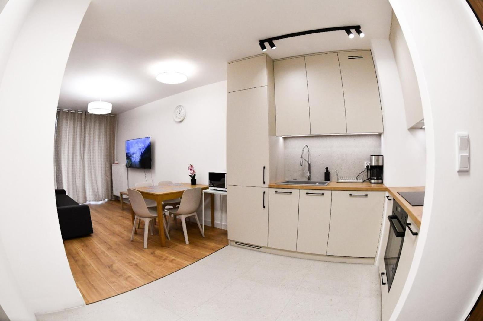 Elegant Two-Room Apartment, Sleeps 4, Near Turon Arena, With Balcony קרקוב מראה חיצוני תמונה